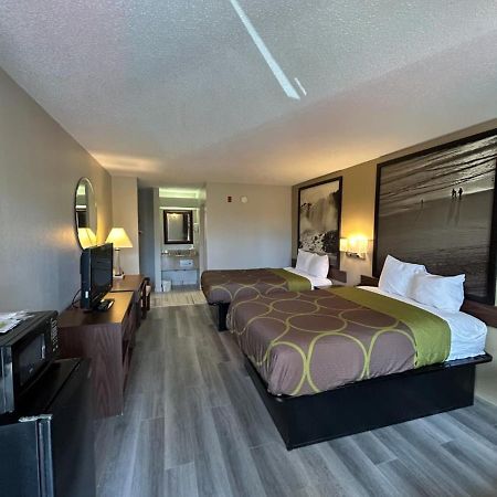 Super 8 By Wyndham Fayetteville Exterior photo