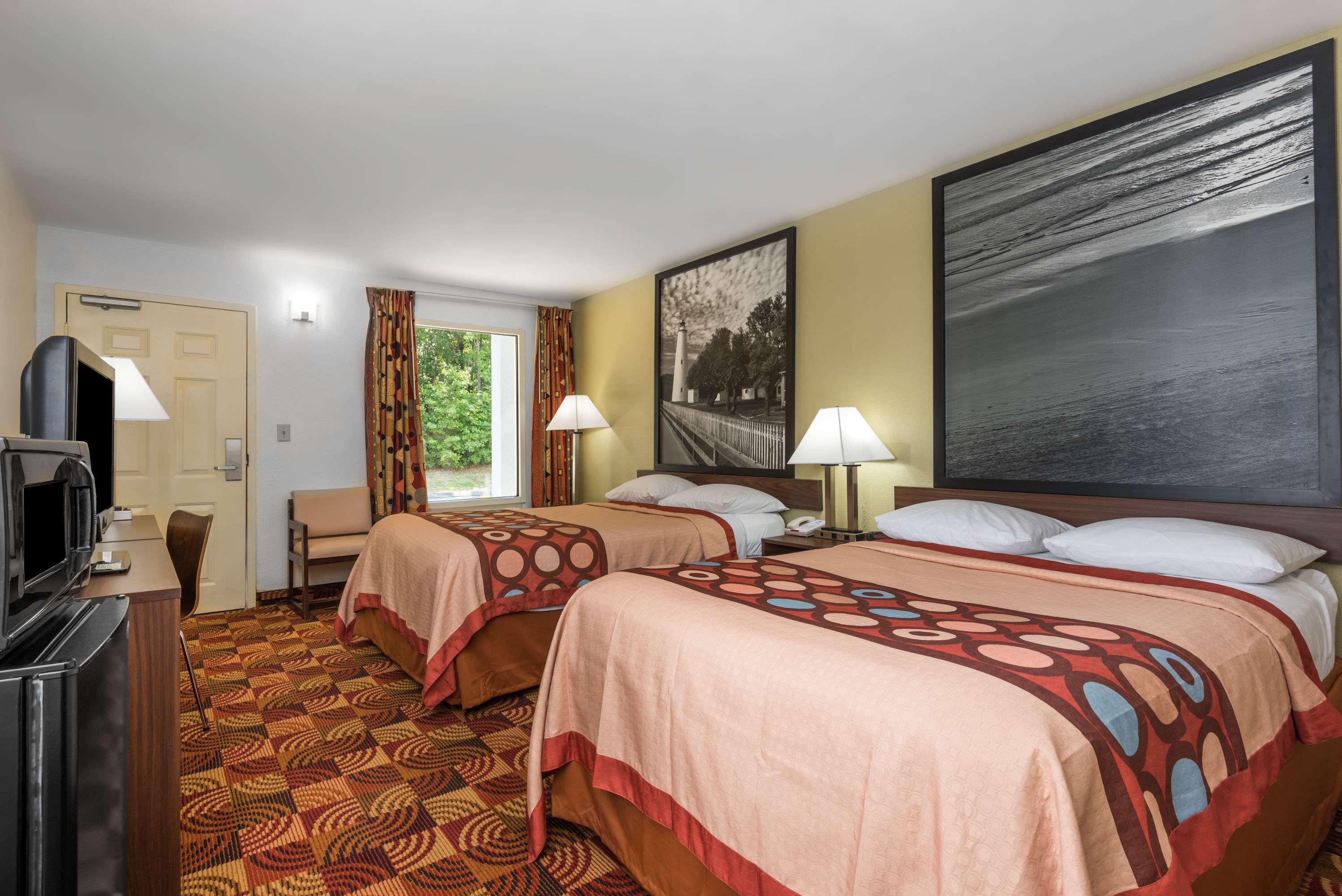 Super 8 By Wyndham Fayetteville Exterior photo