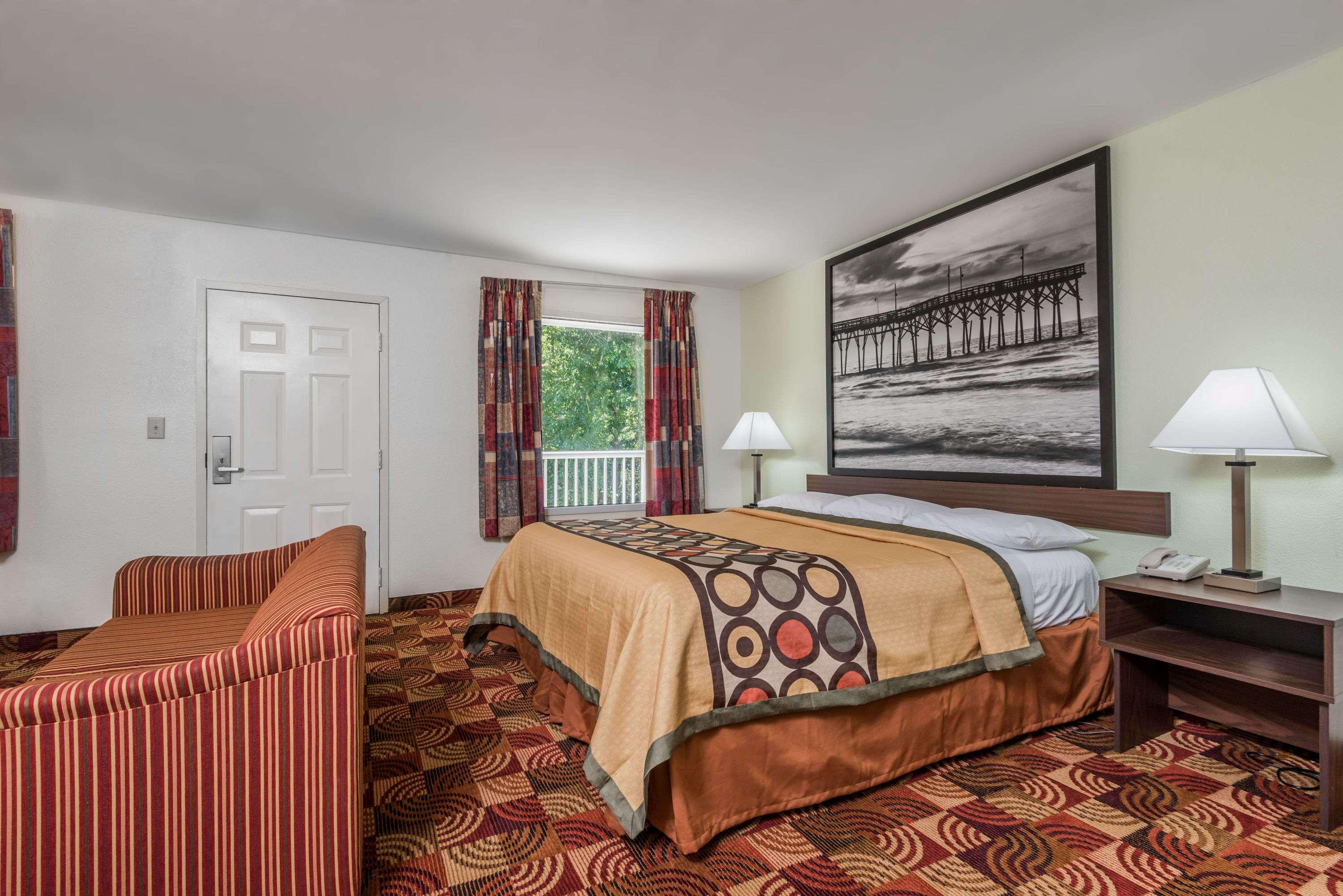 Super 8 By Wyndham Fayetteville Exterior photo