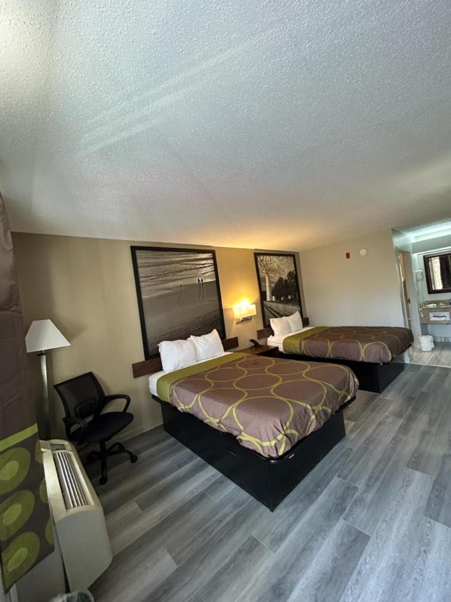 Super 8 By Wyndham Fayetteville Exterior photo
